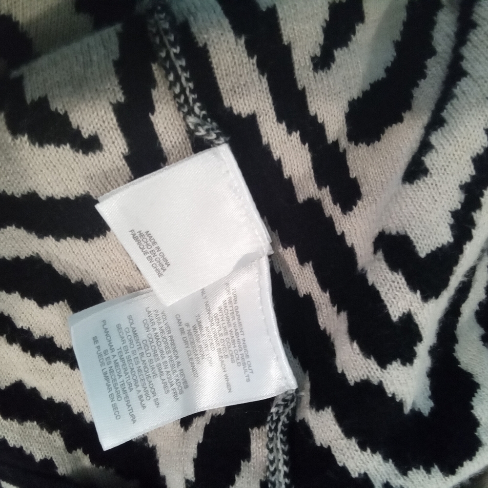 Jones Studio Seperates Plus Size 2X Black & White Chevron Cardigan - Picture 9 of 13